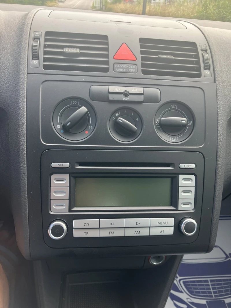 VW Touran 1.9 TDI, снимка 7 - Автомобили и джипове - 51302810