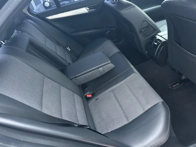 Mercedes-Benz C 220 CDI, МОТОР 646, AVANTGARDE, ТОП!, снимка 12 - Автомобили и джипове - 52653930