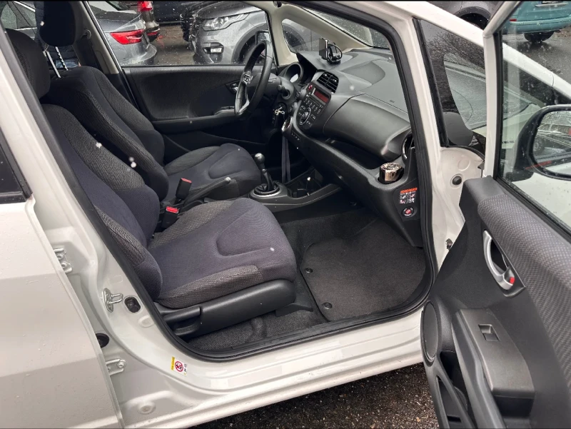 Honda Jazz 1.4 facelift Swiss , снимка 14 - Автомобили и джипове - 52868353