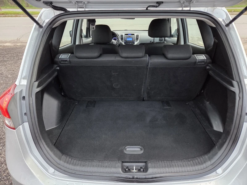 Hyundai Ix20 1, 4 tdi 90 hp 6 skorosti, снимка 8 - Автомобили и джипове - 52875963