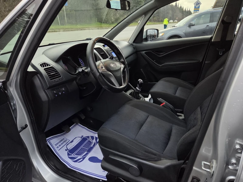 Hyundai Ix20 1, 4 tdi 90 hp 6 skorosti, снимка 10 - Автомобили и джипове - 52875963