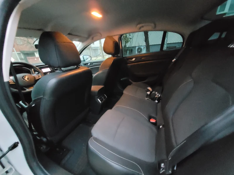 Renault Megane, снимка 9 - Автомобили и джипове - 53500878