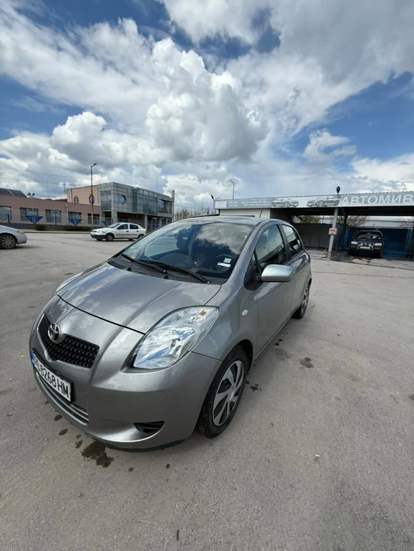 Toyota Yaris 1.3 - изображение 6
