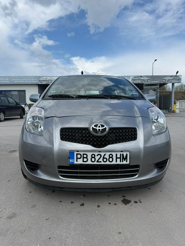 Toyota Yaris 1.3 - изображение 4