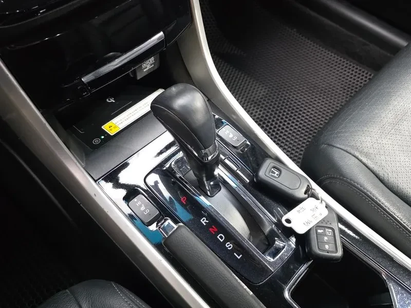 Honda Accord 2.4, снимка 9 - Автомобили и джипове - 55699331