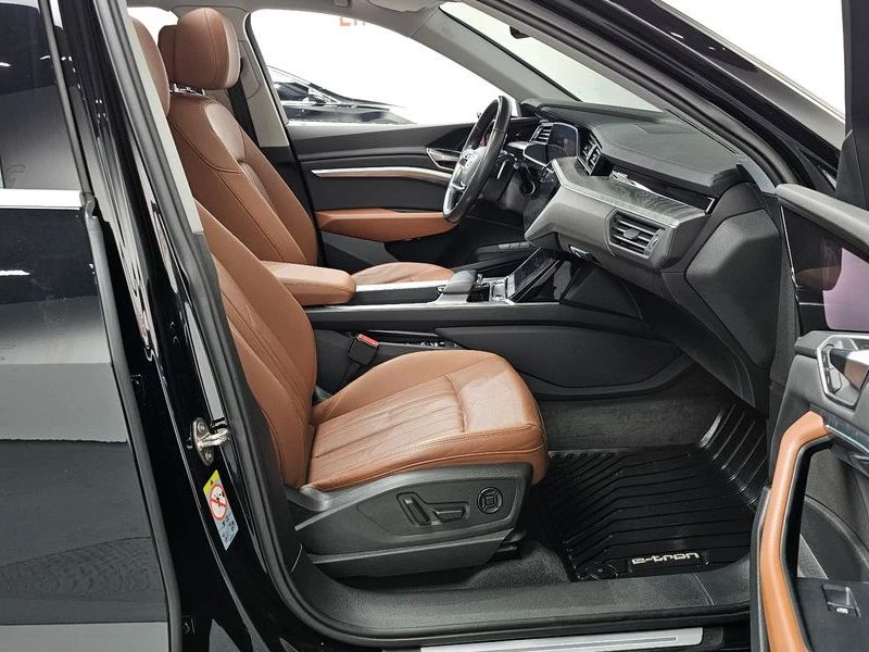 Audi E-Tron 50 Quattro Sportback| 241к.с., снимка 11 - Автомобили и джипове - 56374335
