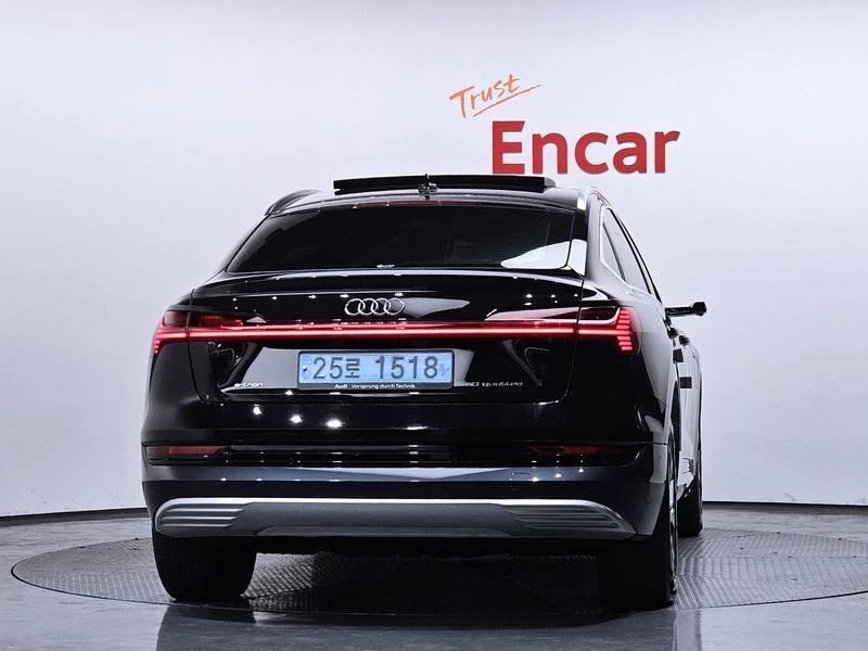 Audi E-Tron 50 Quattro Sportback| 241к.с., снимка 4 - Автомобили и джипове - 56374335
