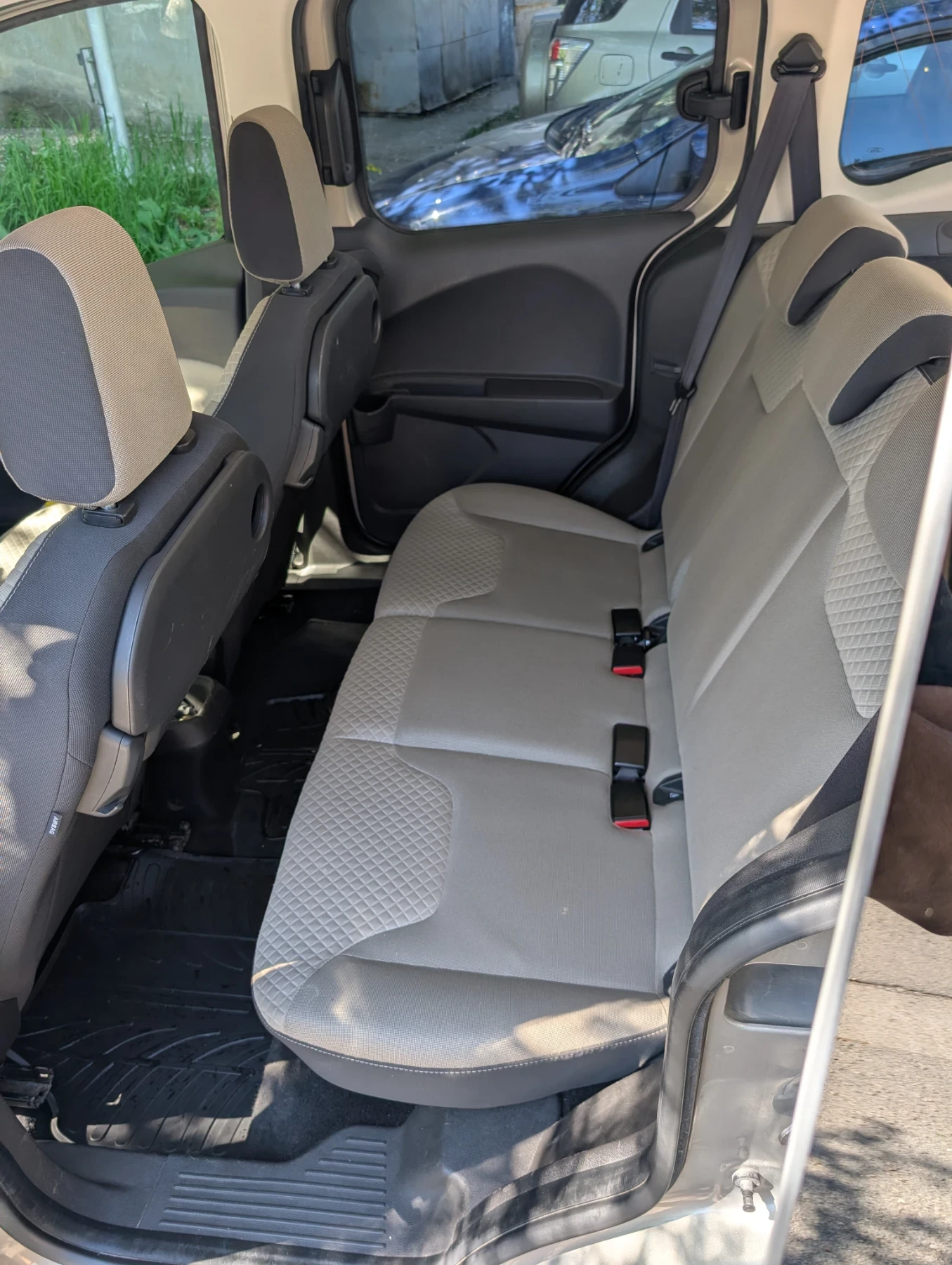 Ford Courier 1.6 TDCi, снимка 13 - Автомобили и джипове - 53727060