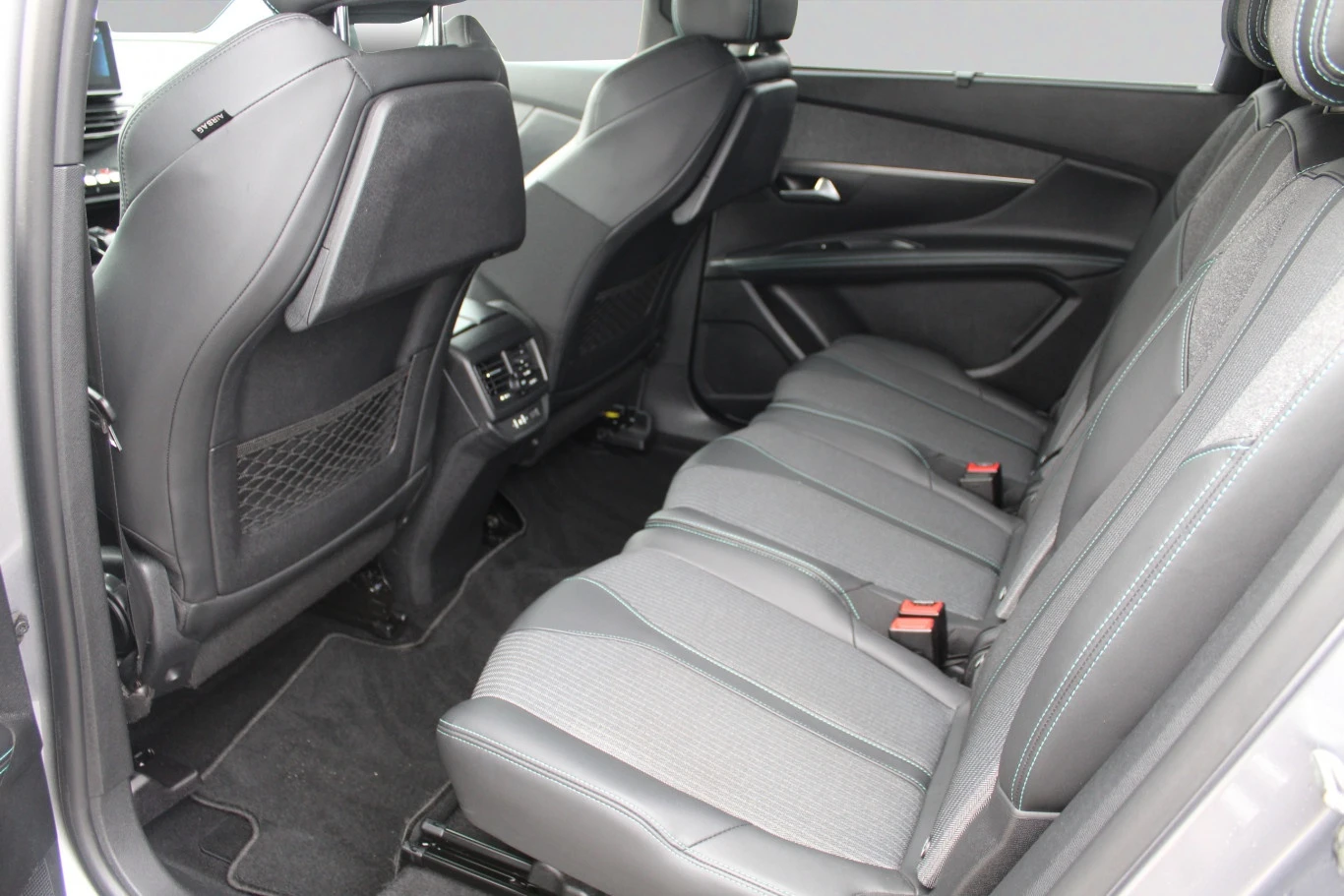 Peugeot 5008  ALLURE PACK 1.5 BlueHDi 130 S&S EAT8 /2112R06 - изображение 7