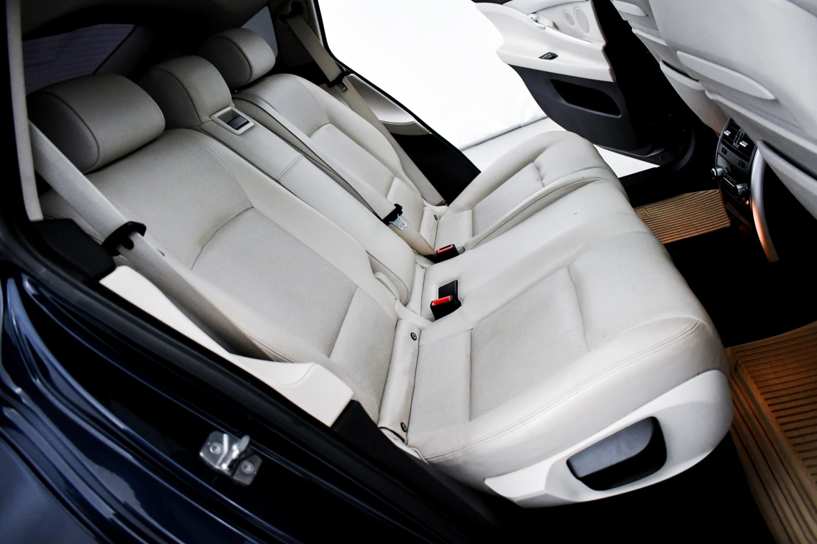 BMW 5 Gran Turismo 535d xDrive - изображение 10