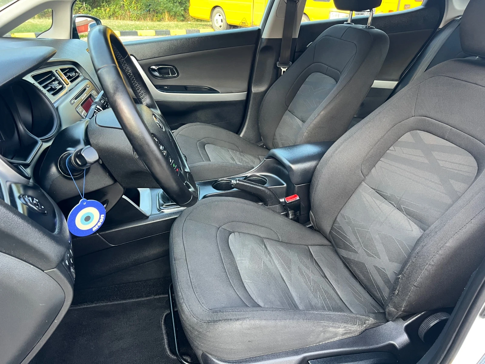 Kia Ceed 1.6CRDi 110кс* Климатик* евро 5 | Mobile.bg — изображение 12