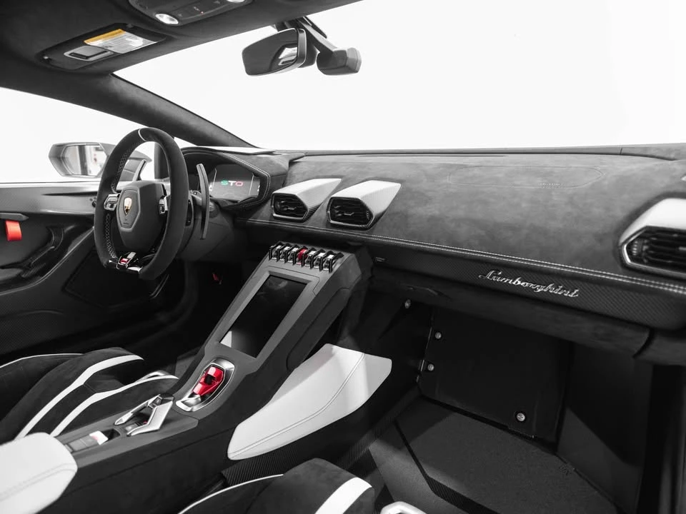 Lamborghini Huracan * STO* CARFAX * БЕЗ ПЪРВОНАЧАЛНА ВНОСКА - изображение 8