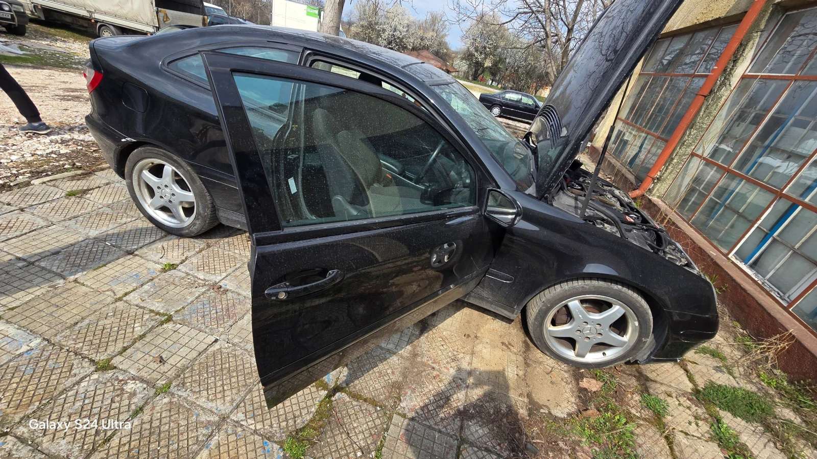 Mercedes-Benz C 220, снимка 8 - Автомобили и джипове - 53938907