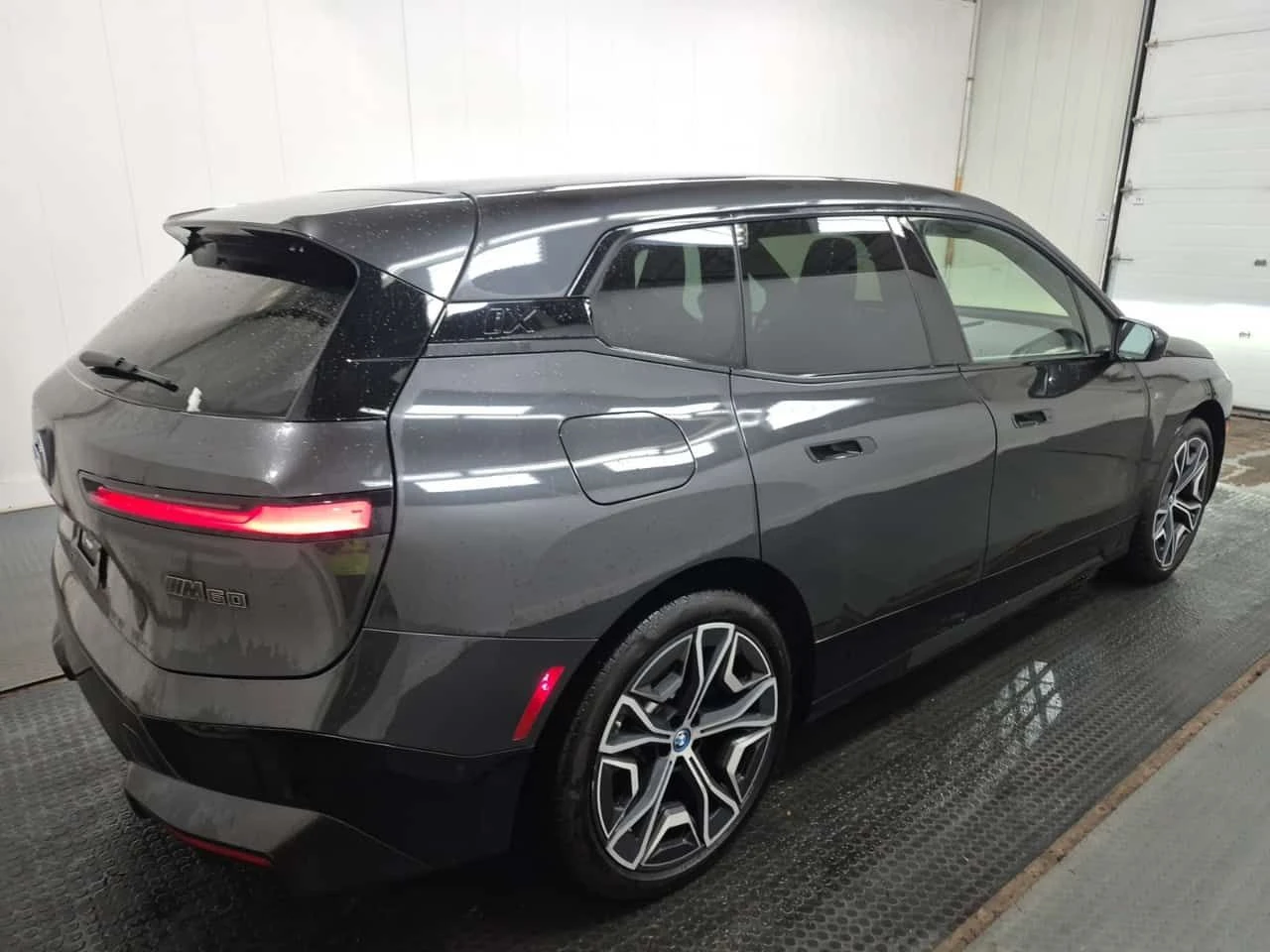 BMW iX M60  CARFAX | Mobile.bg � ����������� 3