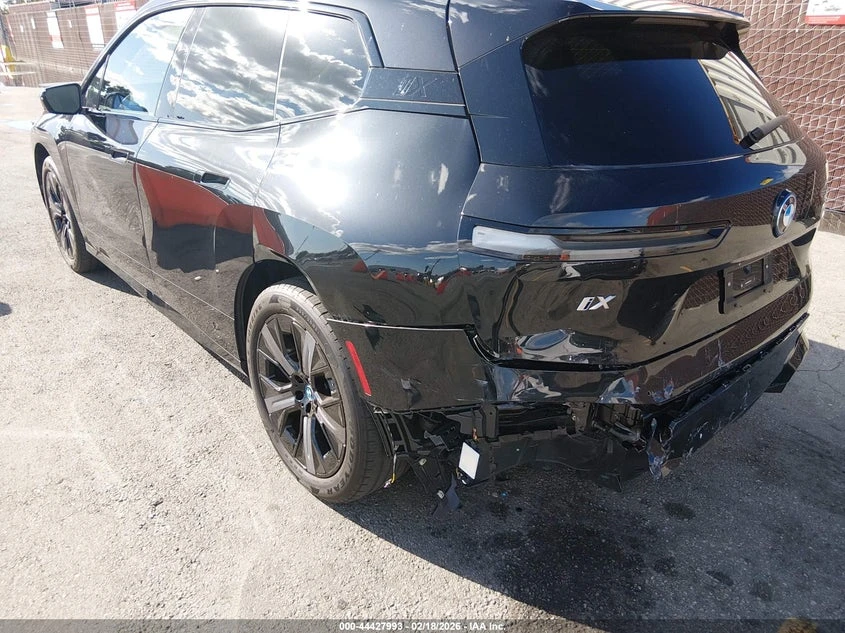 BMW iX xDrive50, снимка 3 - Автомобили и джипове - 54116163