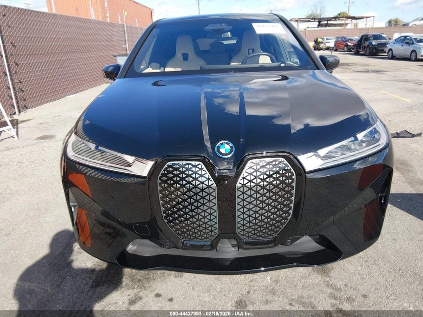 BMW iX xDrive50, снимка 12 - Автомобили и джипове - 54116163