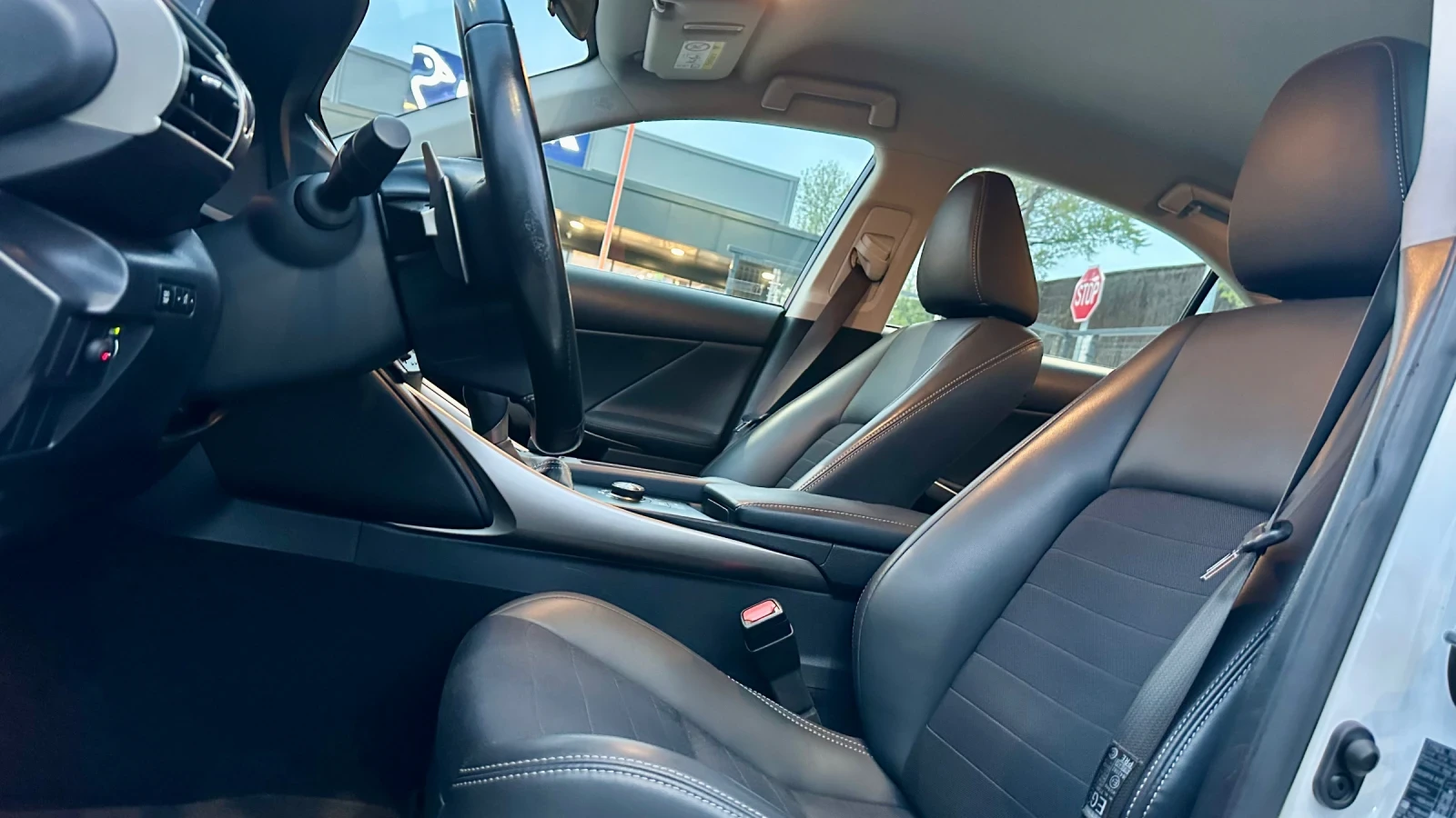 Lexus IS 300 2.5 Hybrid 156хил.км. Разход 5.5/100км! Облужен!, снимка 8 - Автомобили и джипове - 54411861