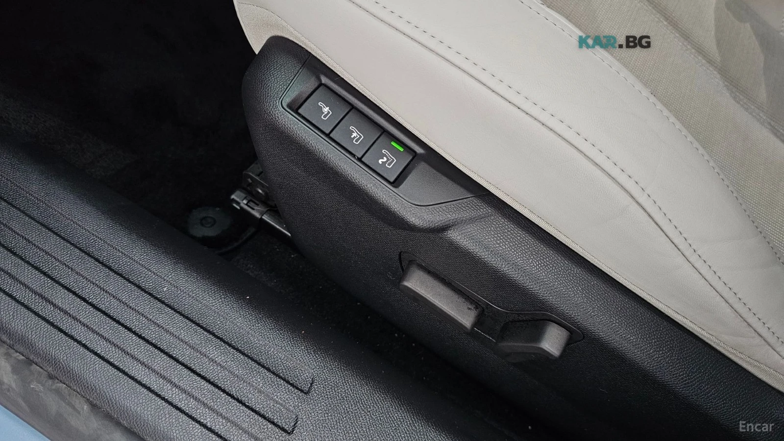Citroen DS3 * CROSSBACK* 1.5BlueHDI* КОЖА* ПОДГРЕВ* NAVI* LED*, снимка 15 - Автомобили и джипове - 54720202