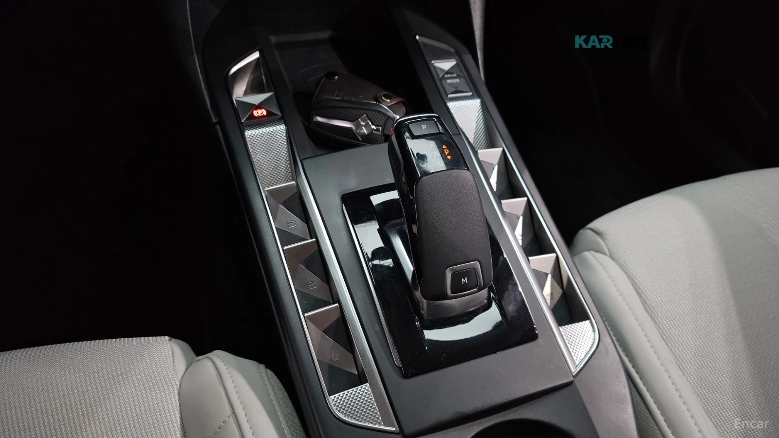 Citroen DS3 * CROSSBACK* 1.5BlueHDI* КОЖА* ПОДГРЕВ* NAVI* LED*, снимка 9 - Автомобили и джипове - 54720202