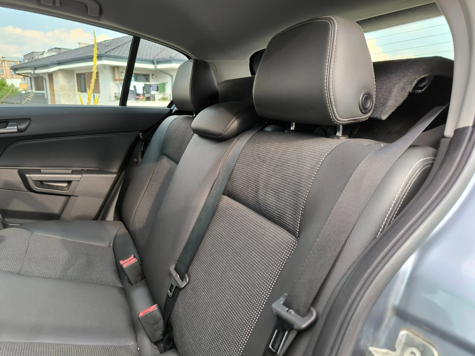 Opel Astra H Cosmo 1.6, снимка 10 - Автомобили и джипове - 55338756
