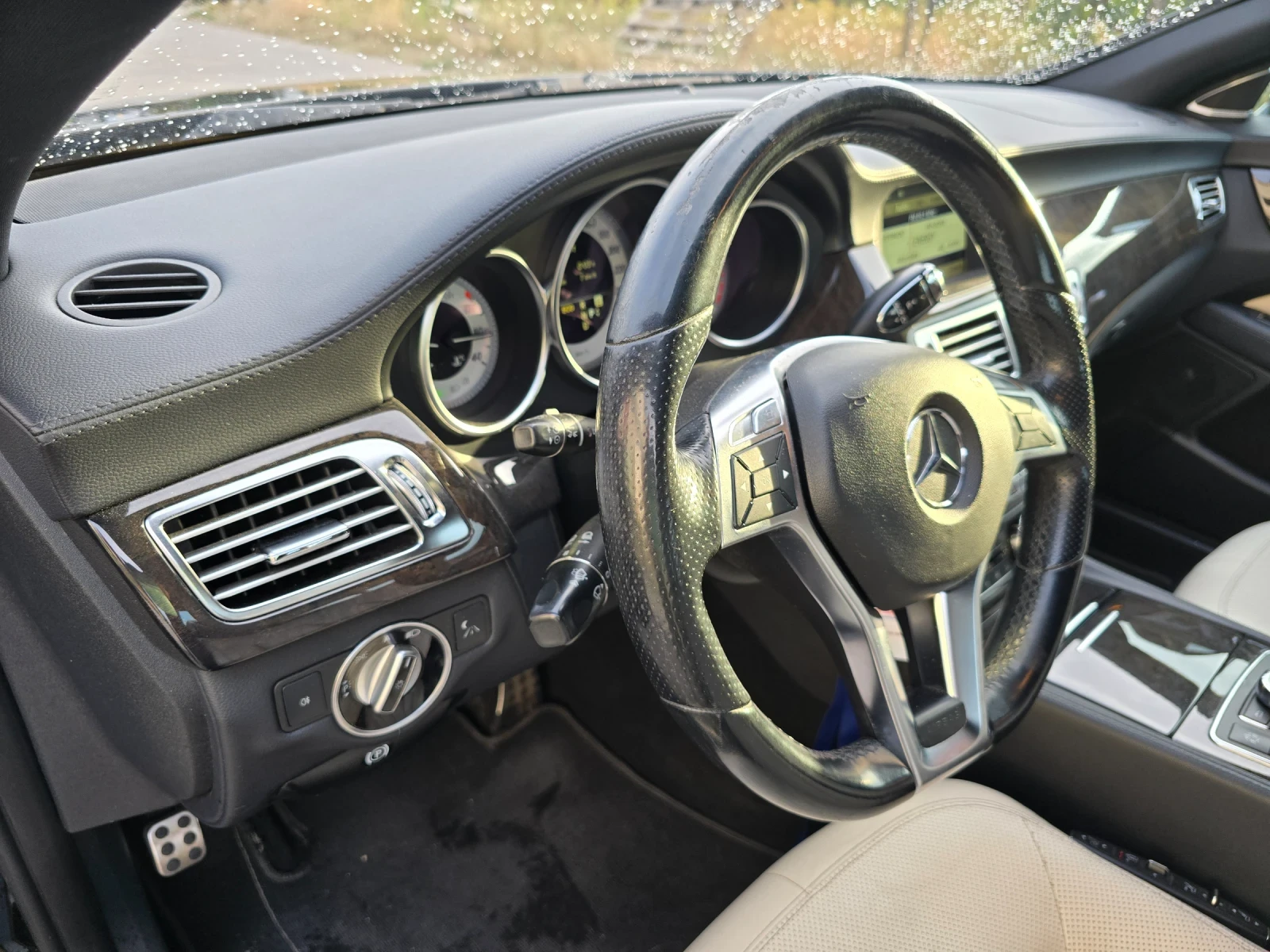 Mercedes-Benz CLS 350 AMG-пакет Бензинов, снимка 11 - Автомобили и джипове - 55425022