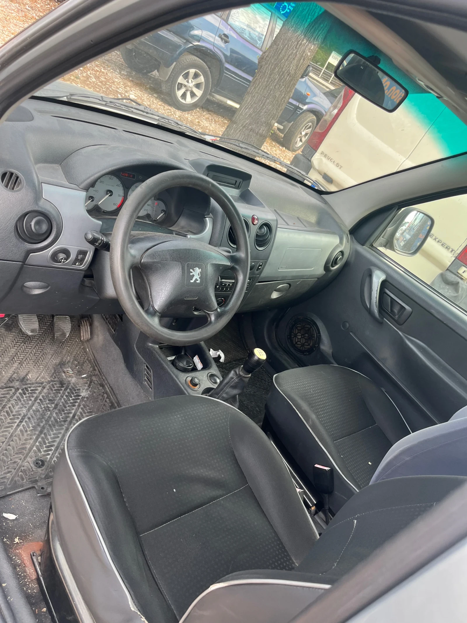 Peugeot Partner 2.0hdi клима, снимка 7 - Автомобили и джипове - 56064491