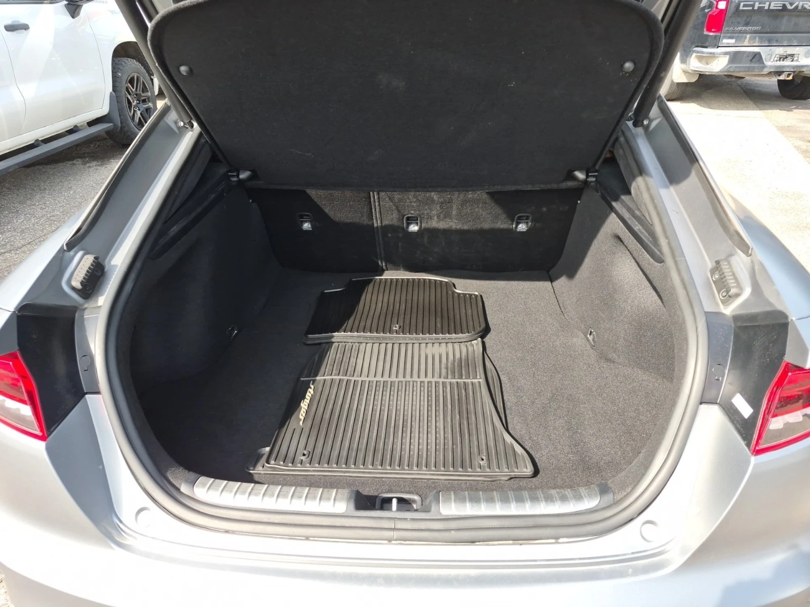Kia Stinger TRIBUTE EDITION 4D SEDAN AWD , снимка 14 - Автомобили и джипове - 56103711