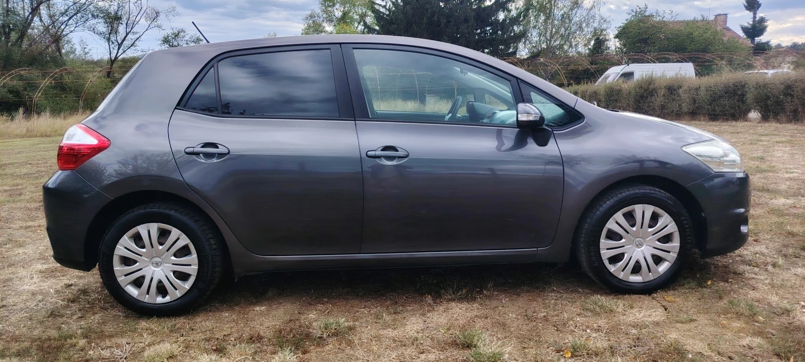 Toyota Auris 1.6i-132к.с, снимка 4 - Автомобили и джипове - 56200951
