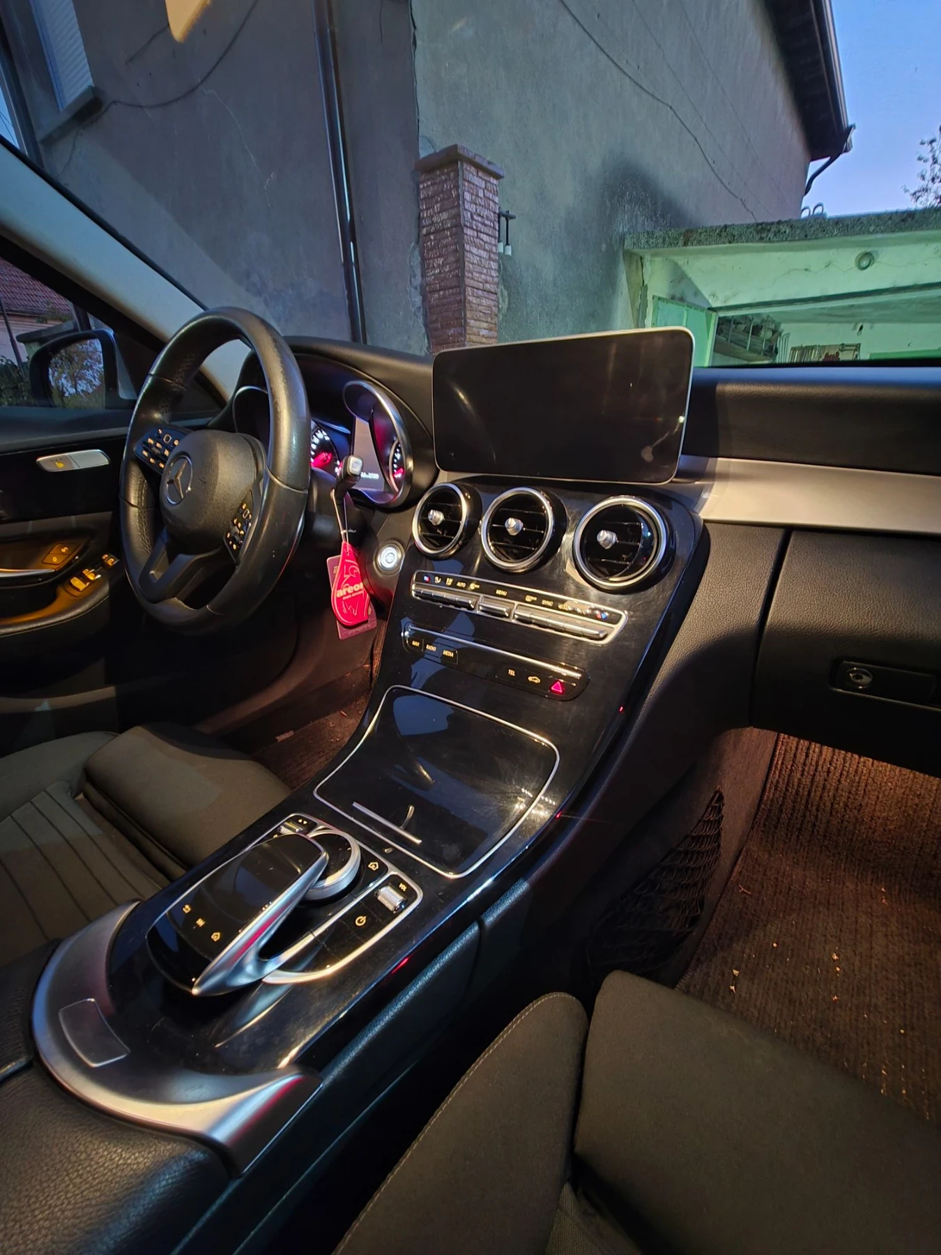 Mercedes-Benz C 220, снимка 3 - Автомобили и джипове - 56687216