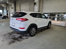 Hyundai Tucson * * CARFAX * * АВТО КРЕДИТ * * , снимка 3