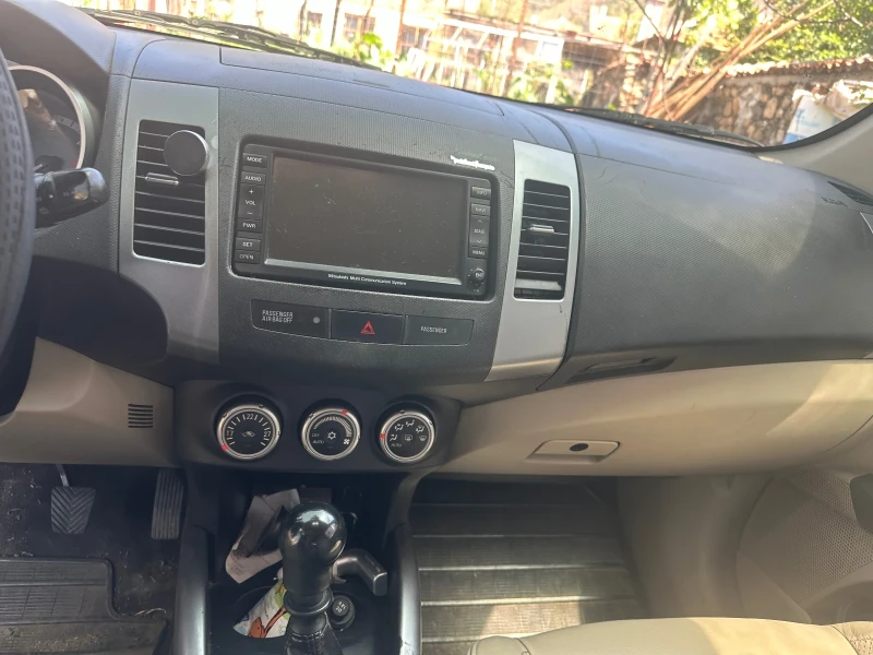 Mitsubishi Outlander, снимка 3 - Автомобили и джипове - 53144400