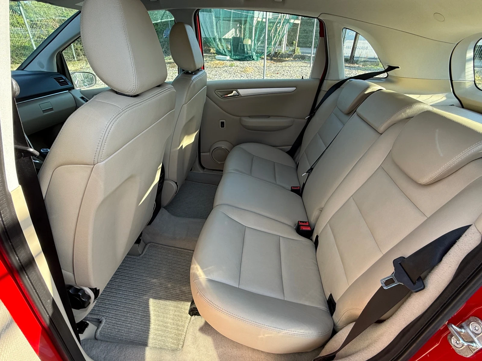 Mercedes-Benz B 200 2.0i * * БЕНЗИН* * ПАРКТРОНИК* * КОЖА* СЕРВИЗНА ИС - изображение 8
