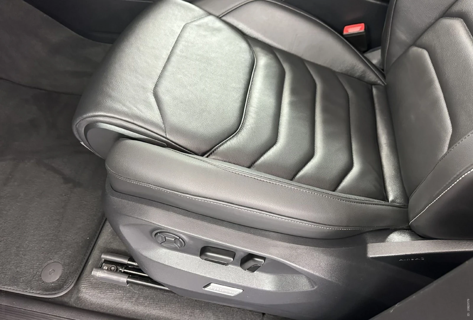 VW Touareg 3.0 TDI - 4 MOTION. 170KW. - изображение 8