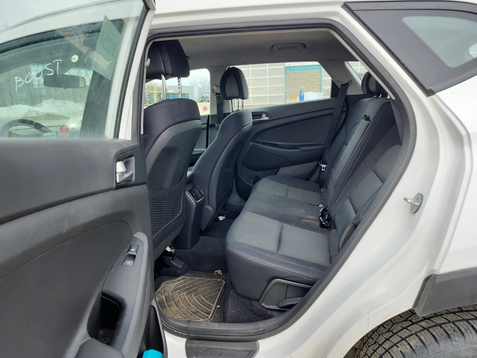 Hyundai Tucson * * CARFAX * * АВТО КРЕДИТ * * , снимка 5 - Автомобили и джипове - 54037131