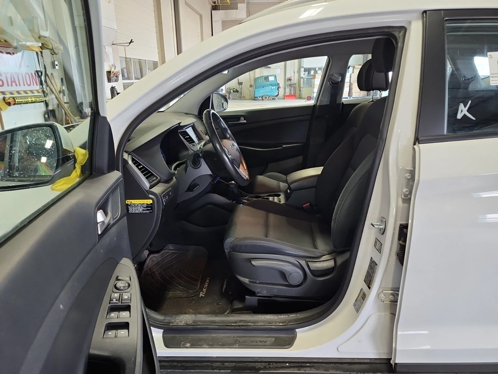 Hyundai Tucson * * CARFAX * * АВТО КРЕДИТ * * , снимка 6 - Автомобили и джипове - 54037131