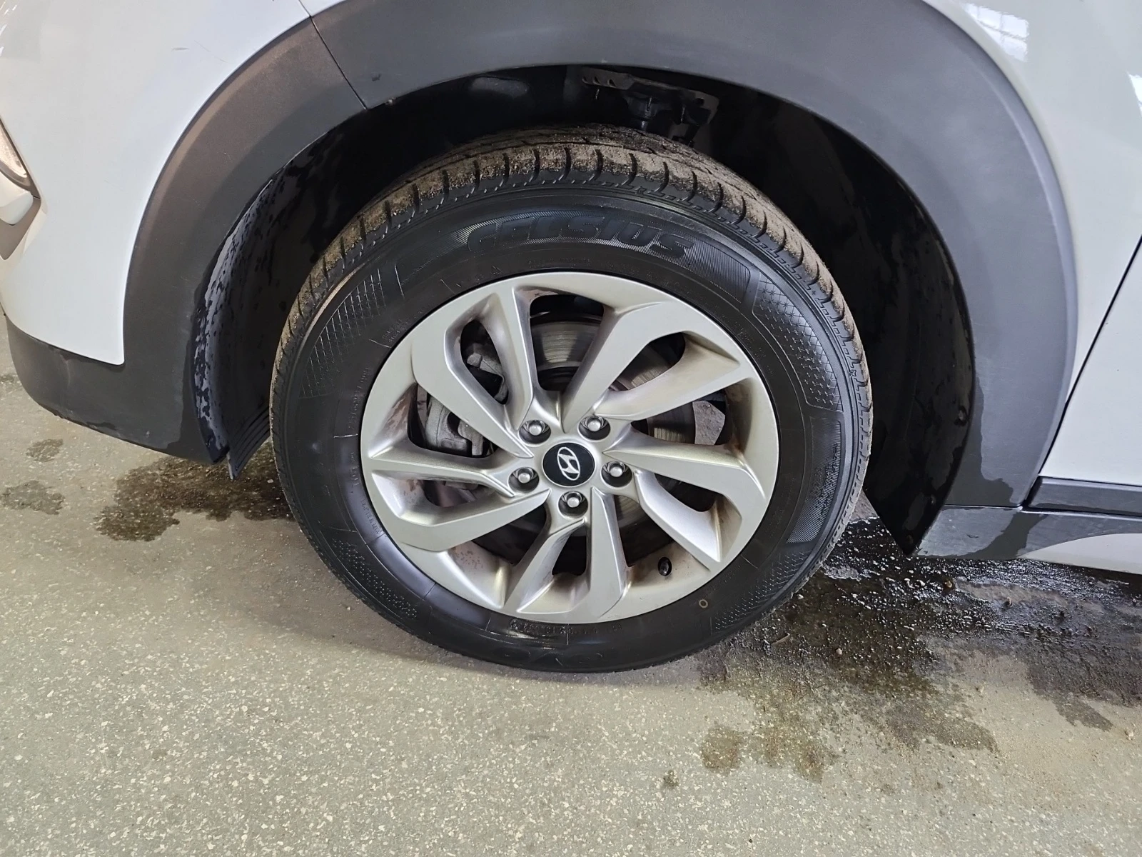 Hyundai Tucson * * CARFAX * * АВТО КРЕДИТ * * , снимка 7 - Автомобили и джипове - 54037131