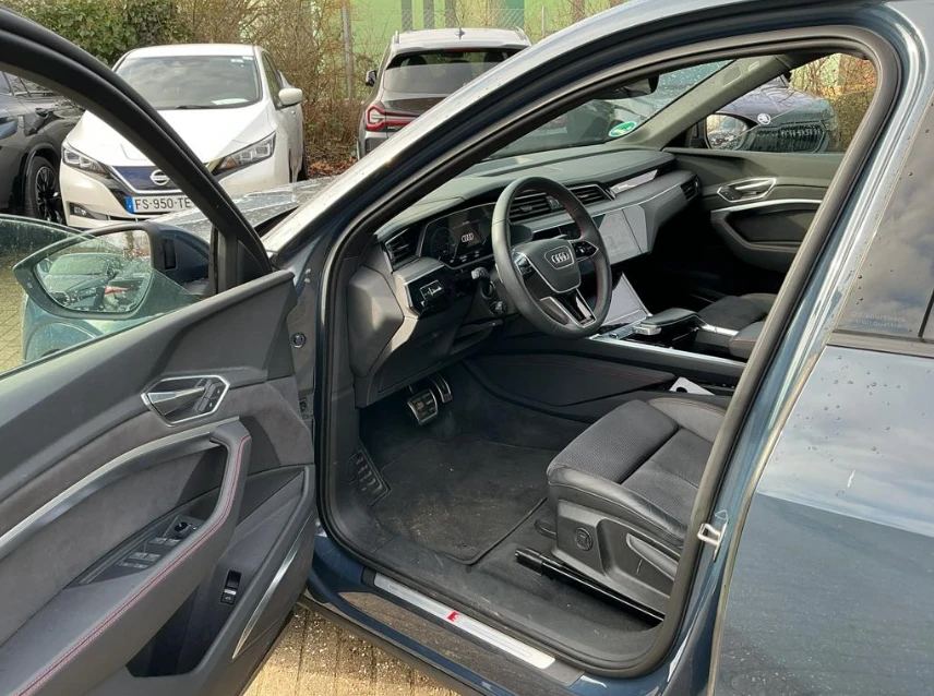 Audi Q8  E-tron Sportback 55 S Line, снимка 12 - Автомобили и джипове - 54109953