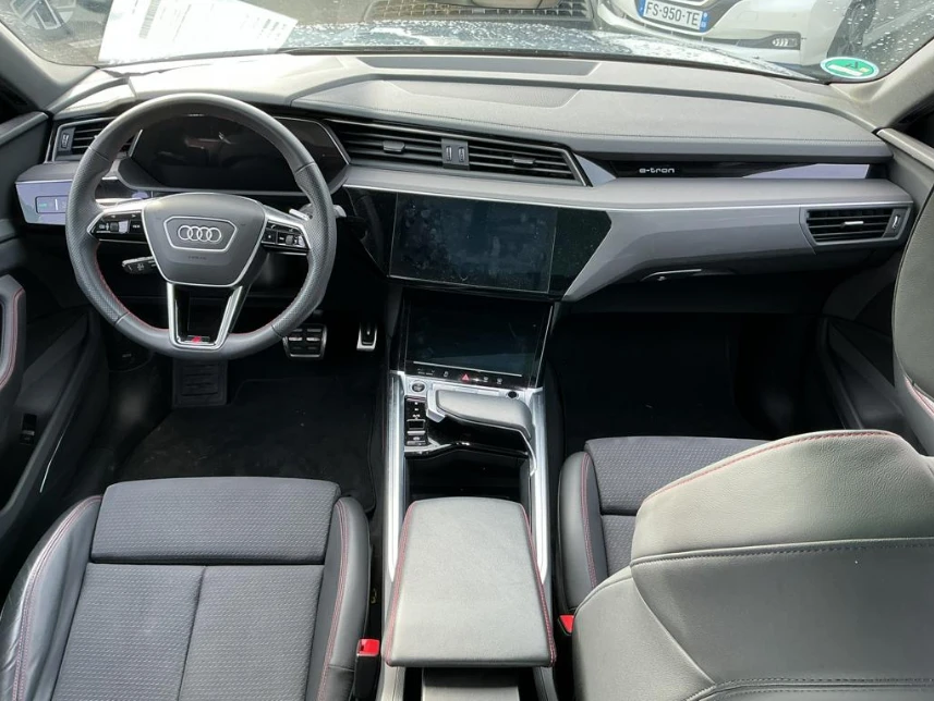 Audi Q8  E-tron Sportback 55 S Line, снимка 13 - Автомобили и джипове - 54109953