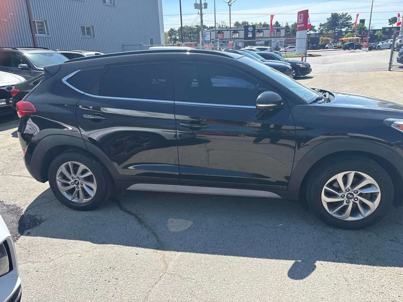 Hyundai Tucson * Luxury * ПОДГРЕВИ * МЪРТВА ТОЧКА, снимка 3 - Автомобили и джипове - 54748161