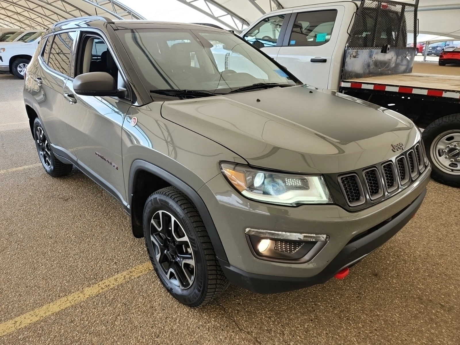 Jeep Compass TRAILHAWK * CARFAX * ФИНАНСИРАНЕ, снимка 2 - Автомобили и джипове - 56076320
