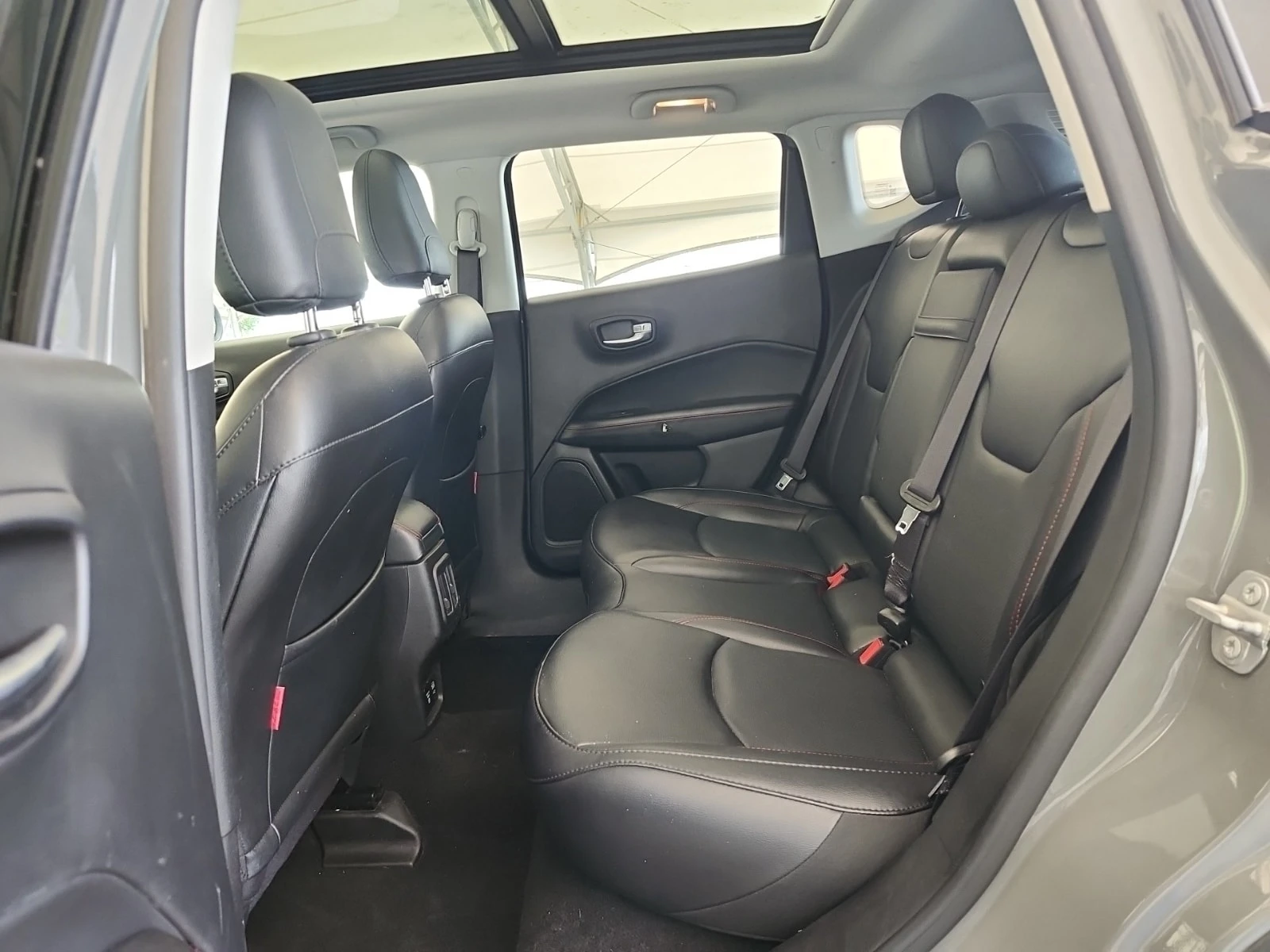 Jeep Compass TRAILHAWK * CARFAX * ФИНАНСИРАНЕ, снимка 12 - Автомобили и джипове - 56076320