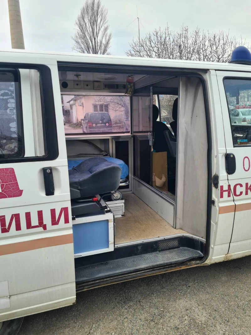 VW T5, снимка 7 - Бусове и автобуси - 53303898