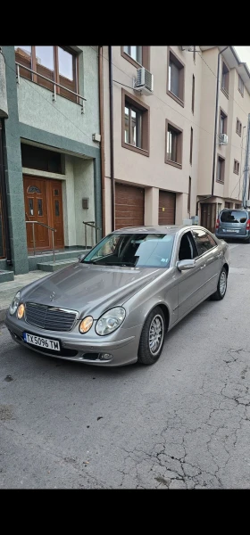  Mercedes-Benz E 220