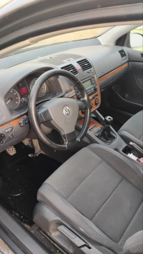 VW Golf 1.6 - 2600 € / 5085.16 лв. - 30071623 3
