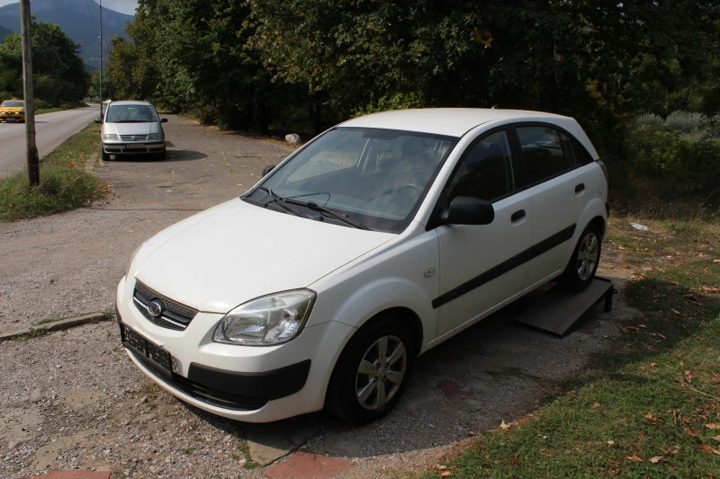 Kia Rio 1.4I НОВ ВНОС, снимка 15 - Автомобили и джипове - 47403644