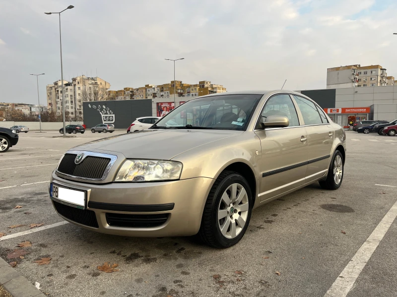 Skoda Superb 2.0i, снимка 1 - Автомобили и джипове - 48226585