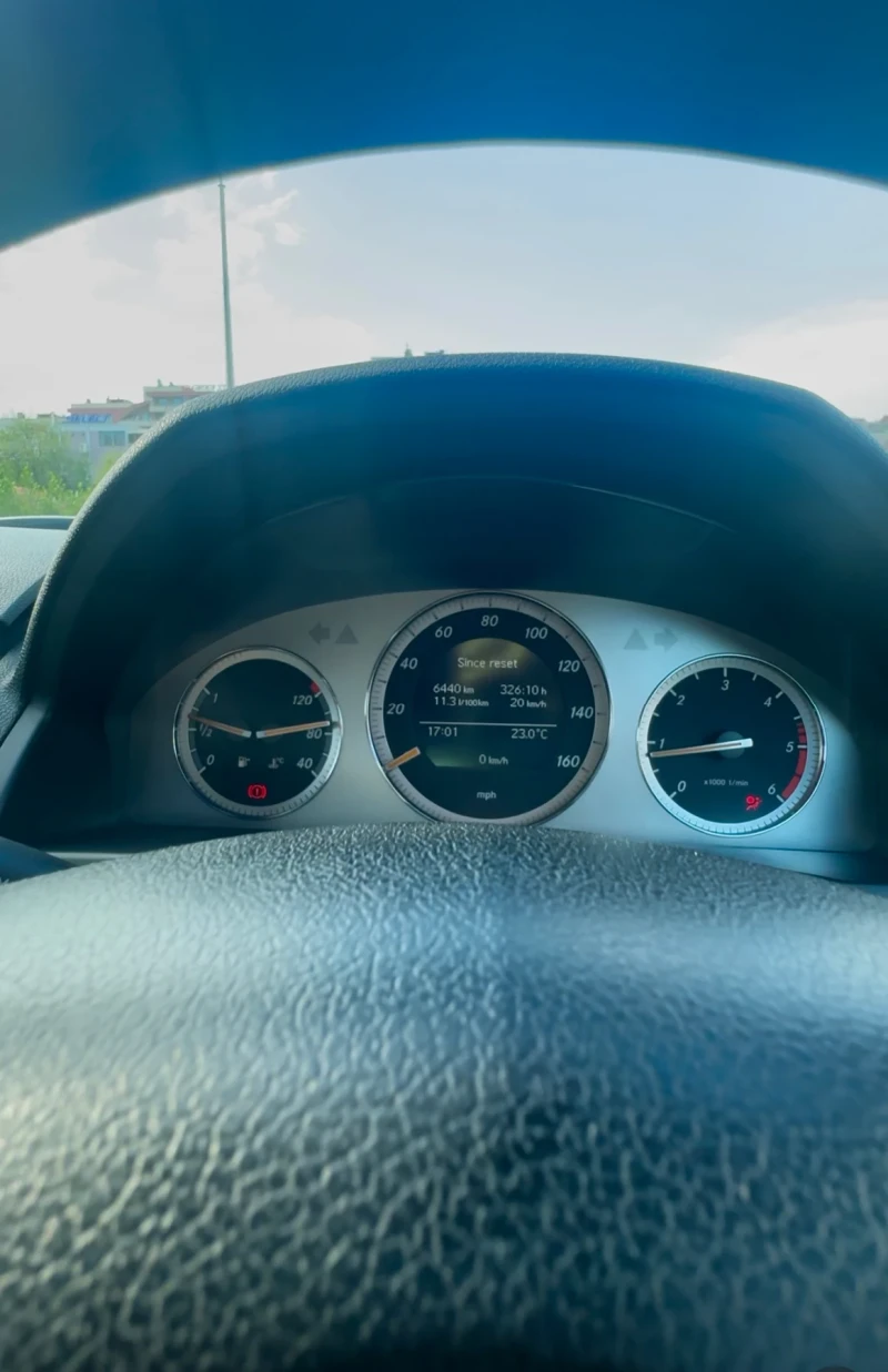 Mercedes-Benz C 220 Десен волан, снимка 9 - Автомобили и джипове - 52423616