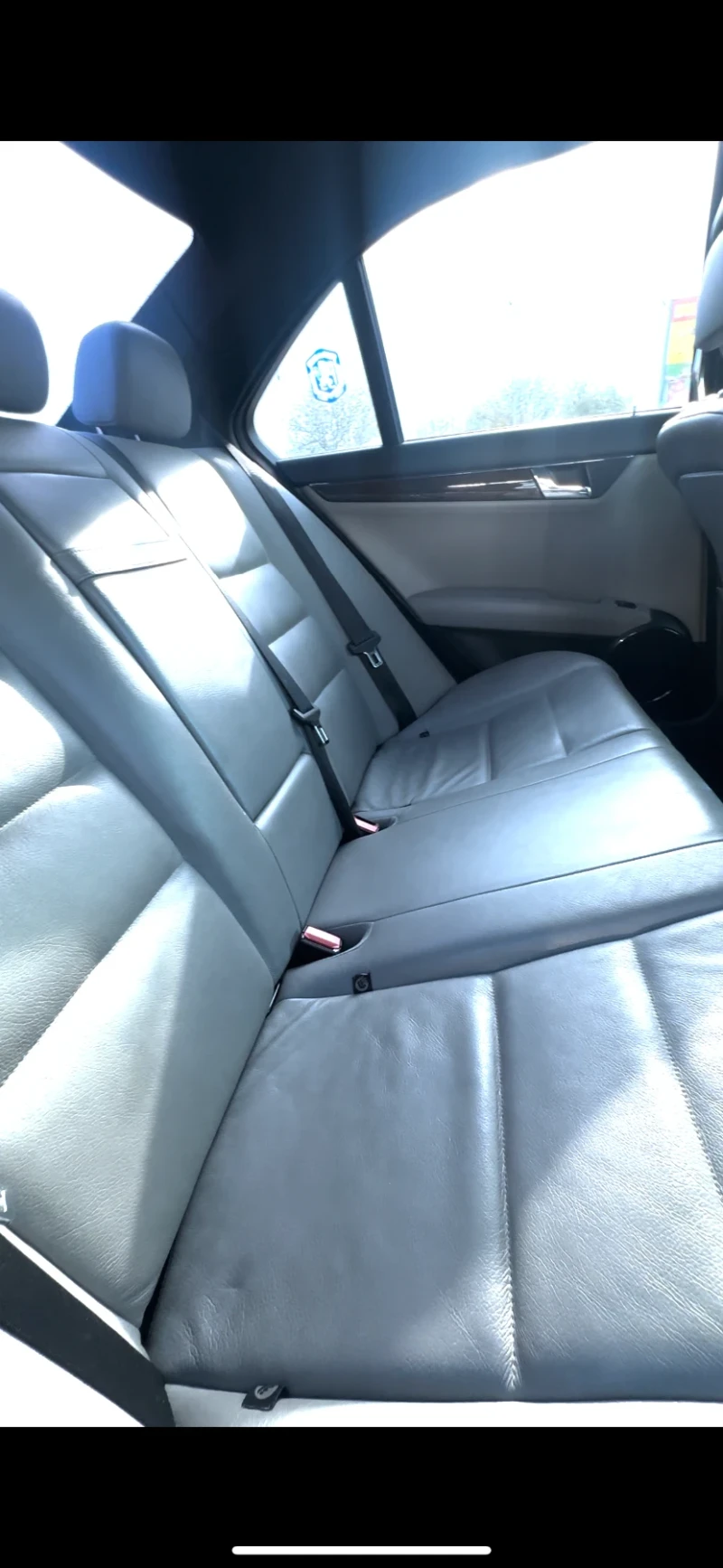 Mercedes-Benz C 220 Десен волан, снимка 13 - Автомобили и джипове - 52423616