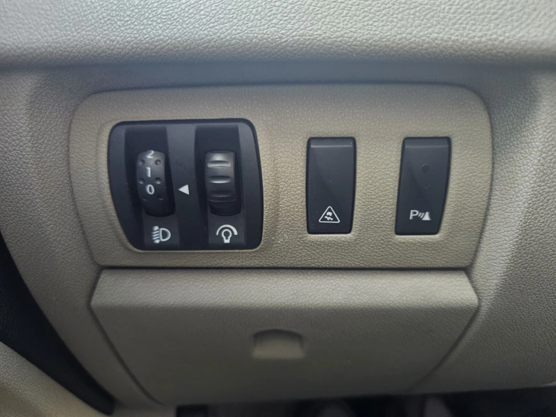 Renault Megane 1.9 dCi 130 к.с. дизел BVM6, снимка 11 - Автомобили и джипове - 51556140