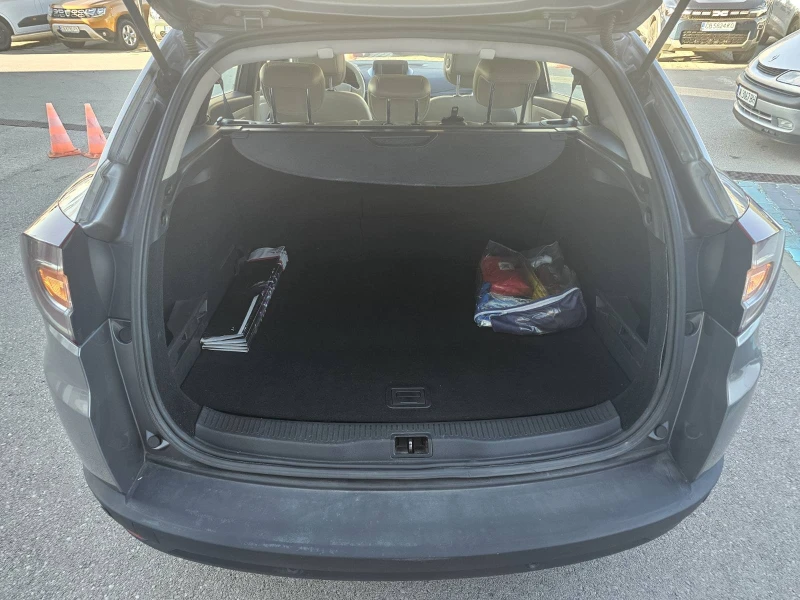 Renault Megane 1.9 dCi 130 к.с. дизел BVM6, снимка 14 - Автомобили и джипове - 51556140